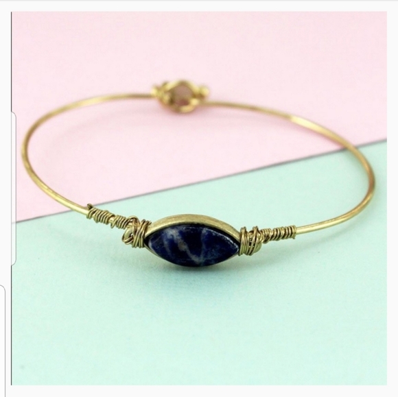 Sodalite bracelet & butterfly earrings, jewelry - Picture 2 of 2